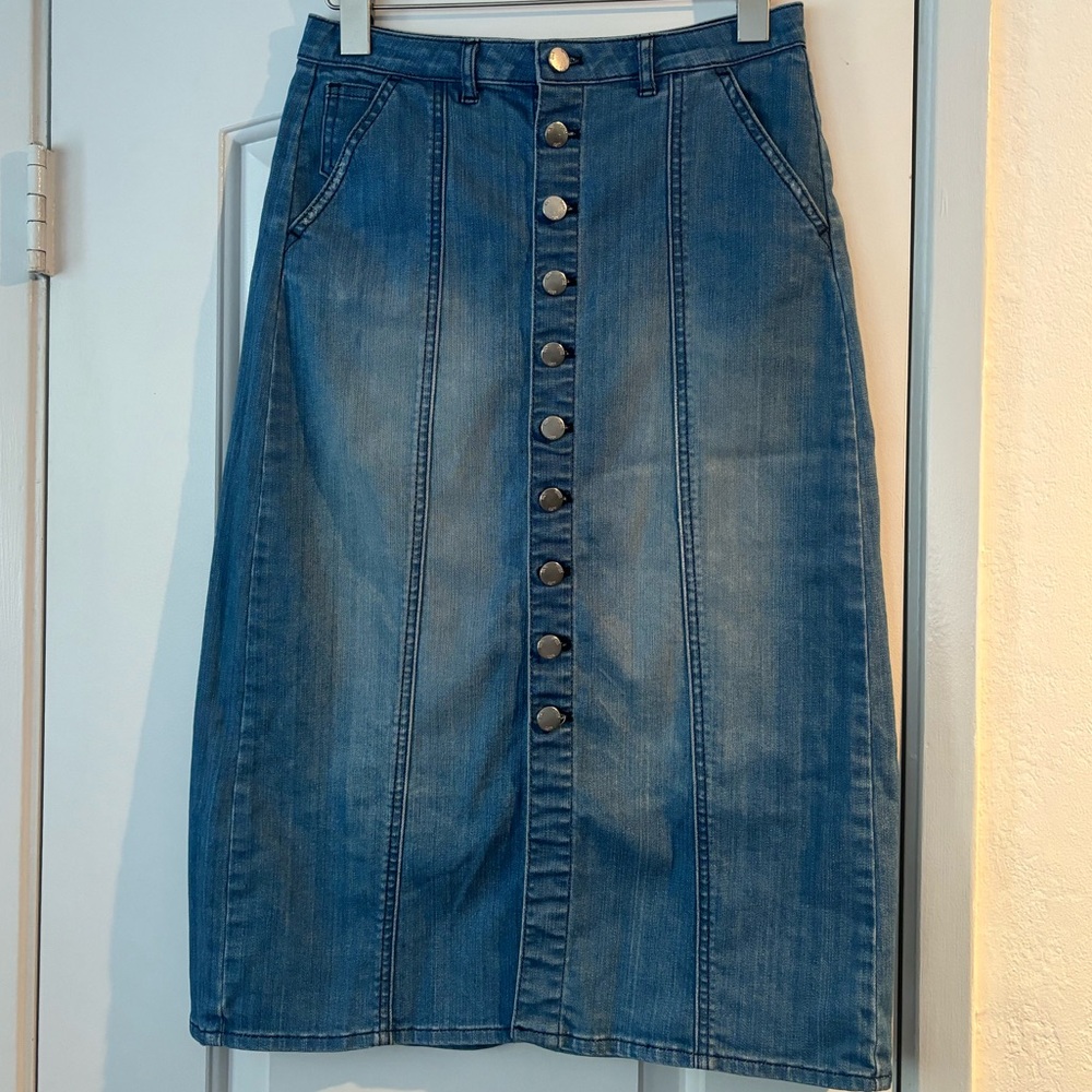 BLK DNM buttoned skirt, super comfy